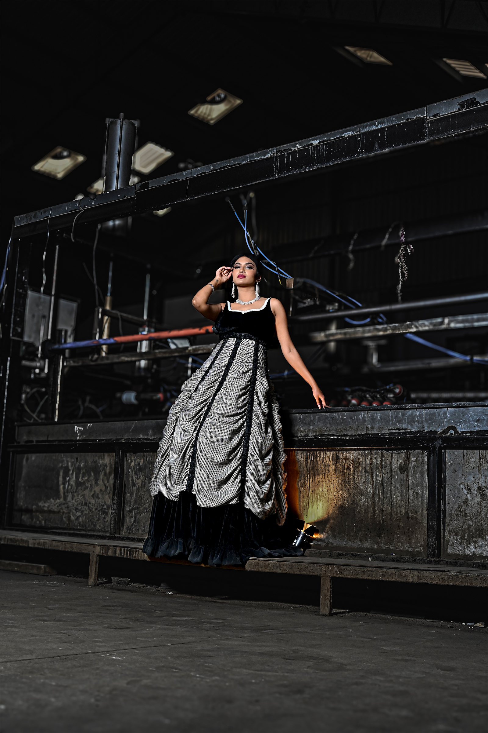 Wavy Vintage Ball Gown - Image 2