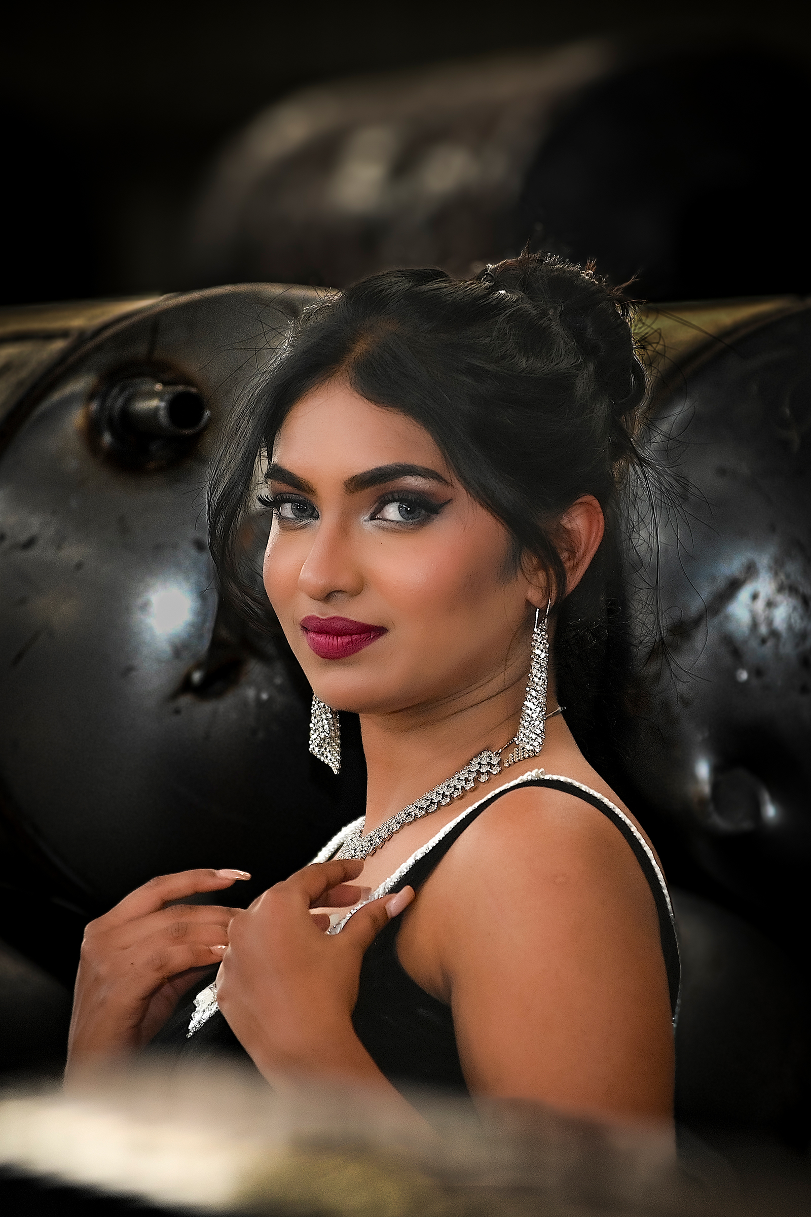 Wavy Vintage Ball Gown - Image 3